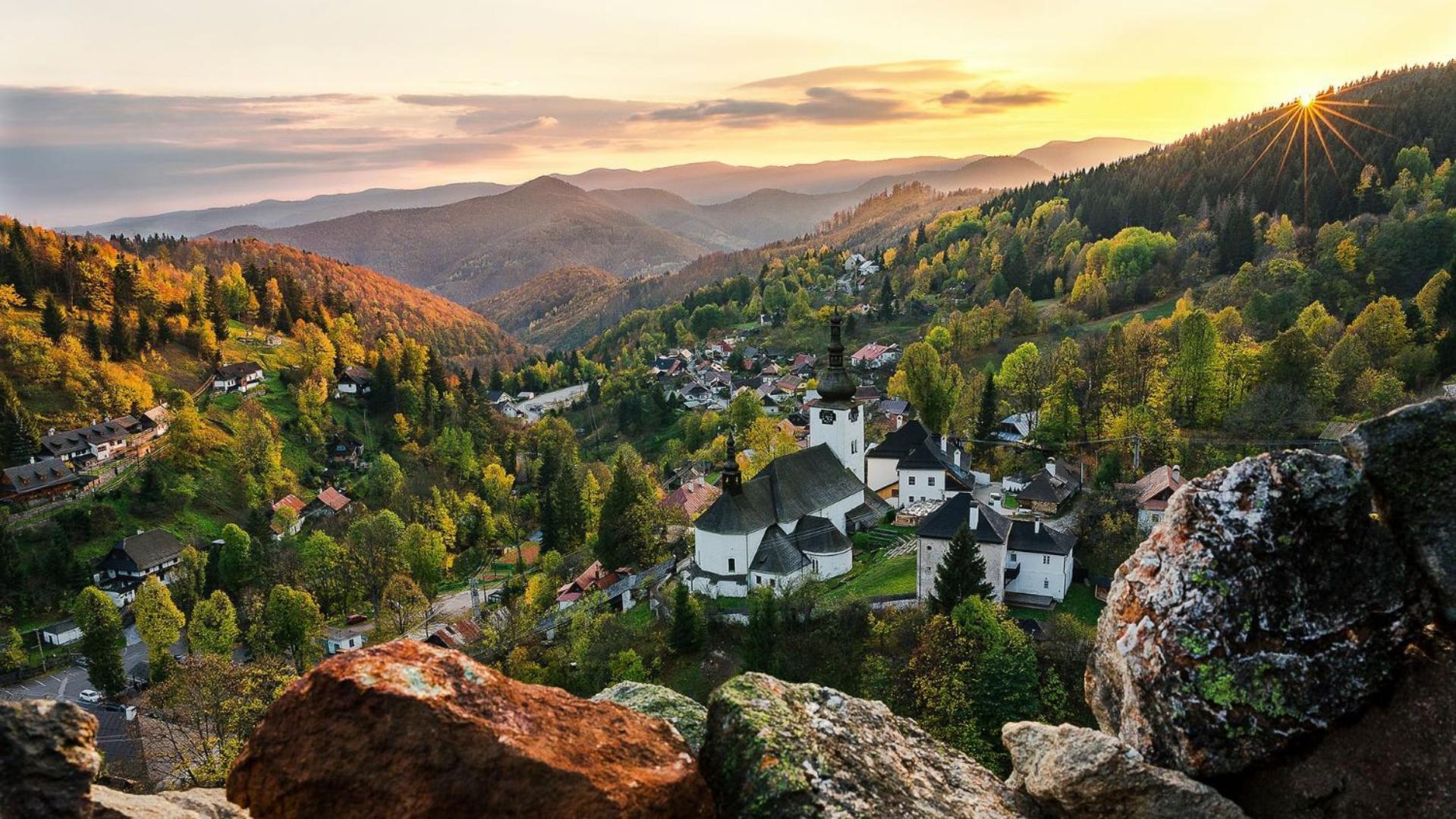 Komfortny Apartman So Zahradou A Sukromnym Parkoviskom-Nonstop Check-In Banská Bystrica Exteriör bild